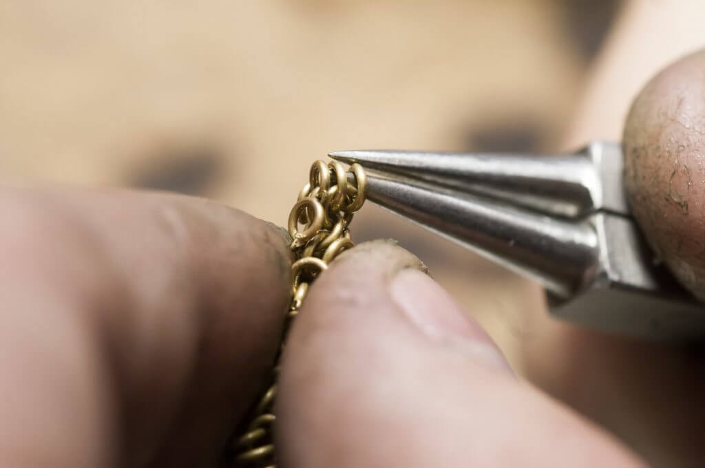 Everything You Need To Know About Jewelry Chain Repair