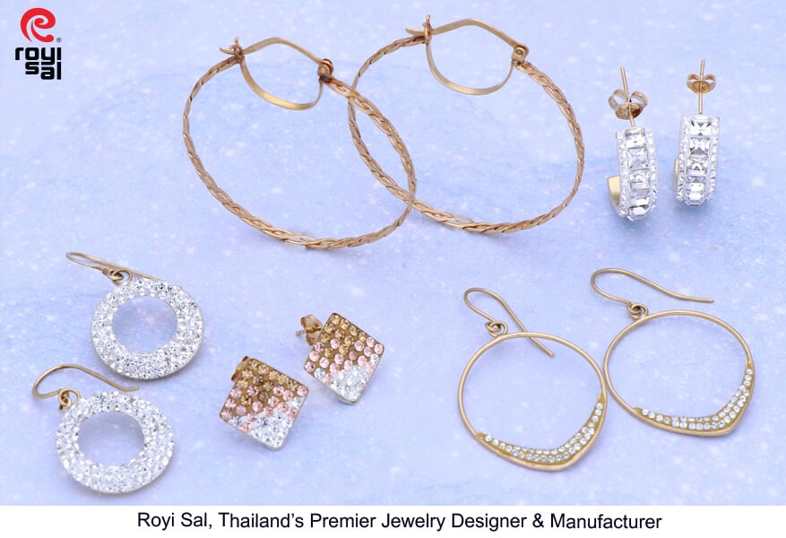 Lightweight Gold Jewelry Collection