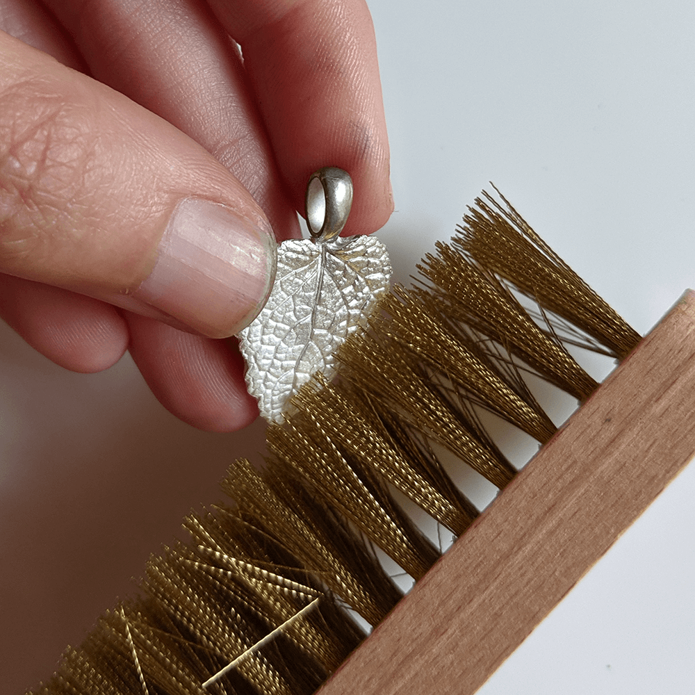 Brush the Leaf Pendant