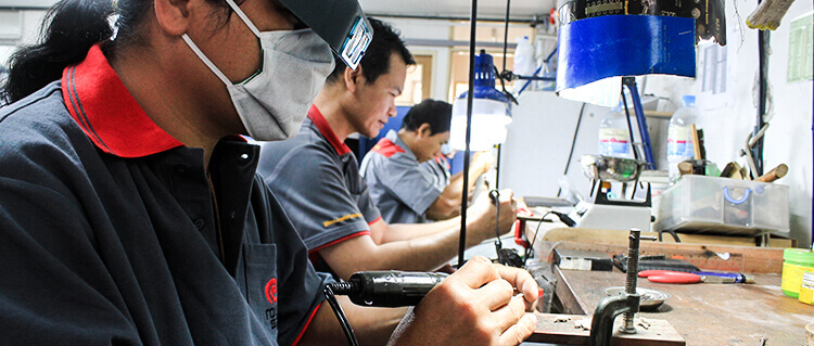 Royi-Sal-Jewellery-Manufacturing-Facility-Team