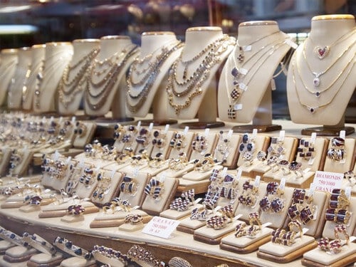Modèles de bijoux superbes, à la mode et populaires
