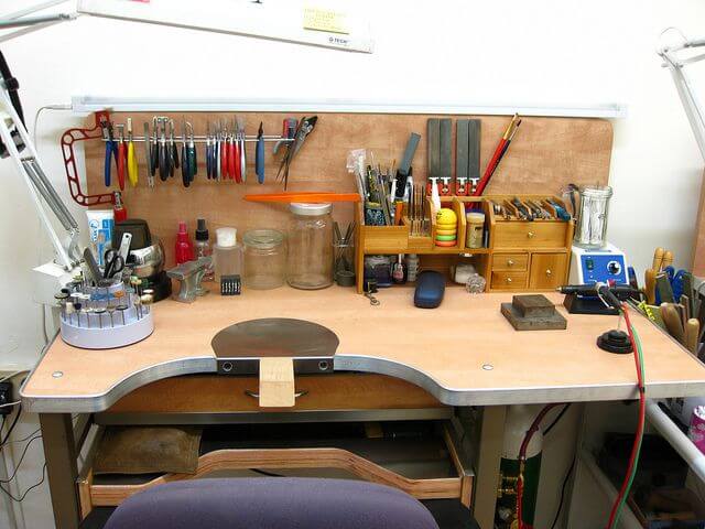 Essential Jewellery Polishing Tools - The Bench