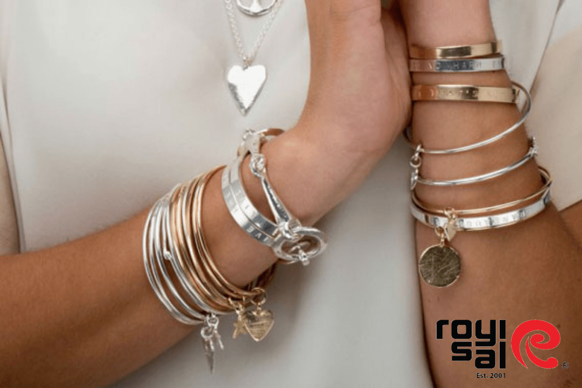 Scosha | Easygoing Diamond Shroom Charm Bracelet in Salmon & Rust