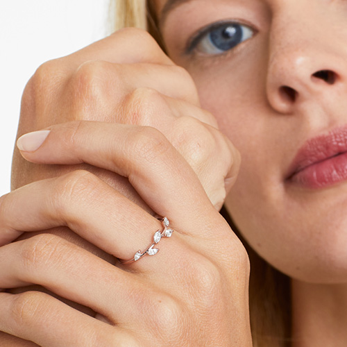 wedding ring on1
