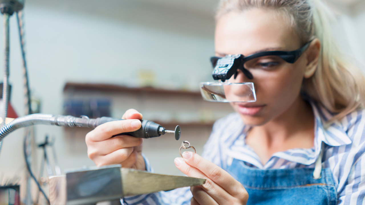 Professional Jeweler (3)