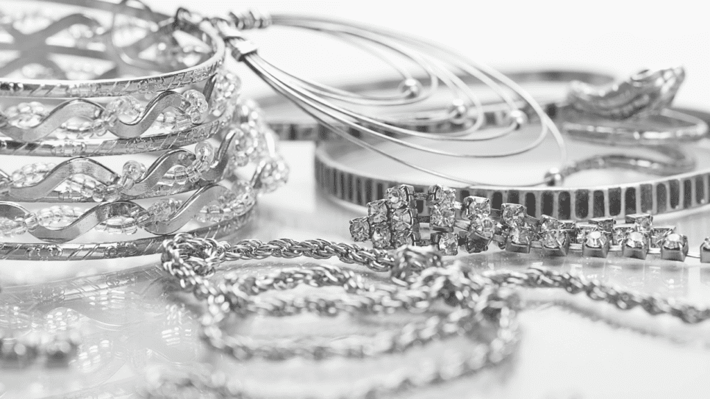 The Benefits of Using Sterling Silver in Jewelry Design (1)