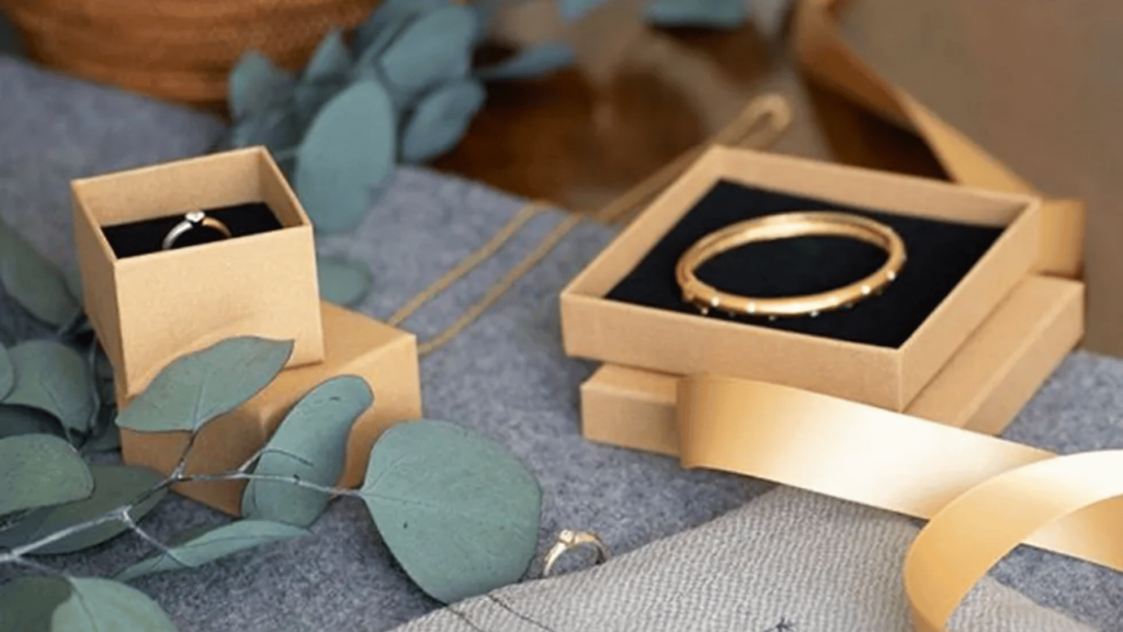Sustainable jewelry packaging