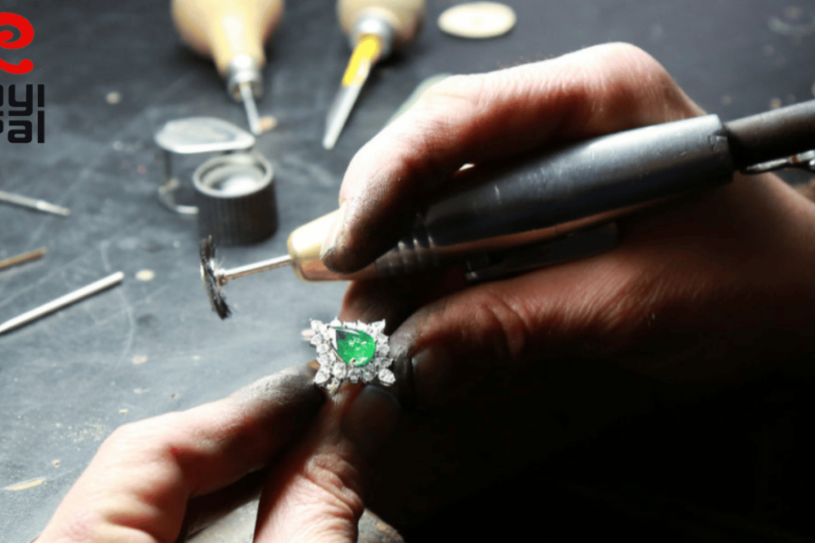 Technology in Jewelry Design: Innovations Shaping the Industry